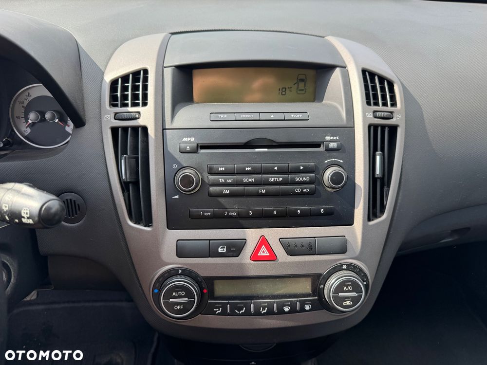 Kia Ceed - 13