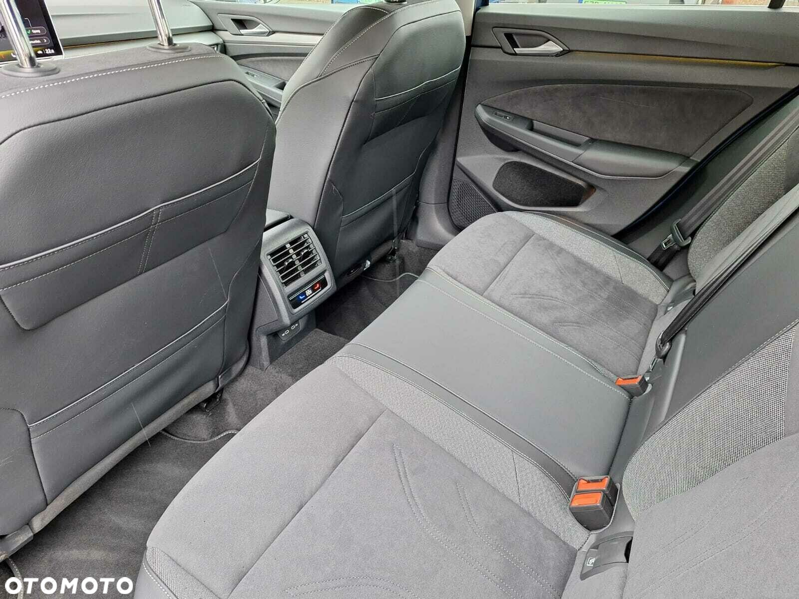 Volkswagen Golf - 23