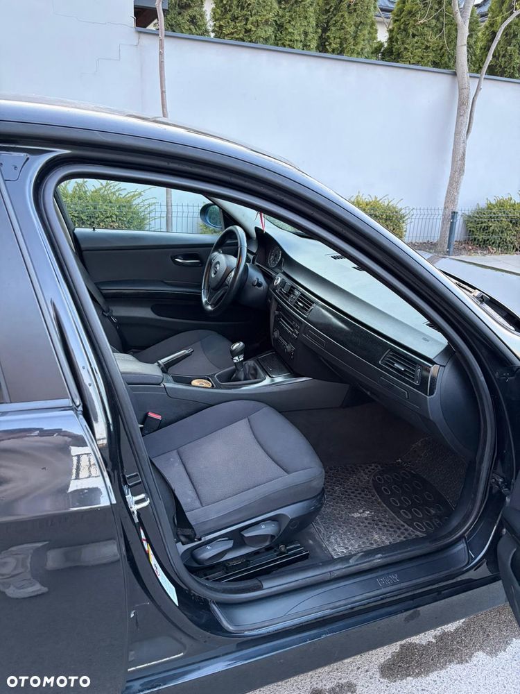 BMW Seria 3 318i - 10