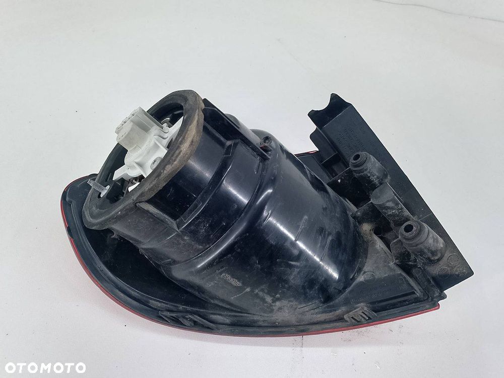 LAMPA TYLNA PRAWA SEAT ALTEA 1.9 TDI HATCHBACK 5P0945096E - 5