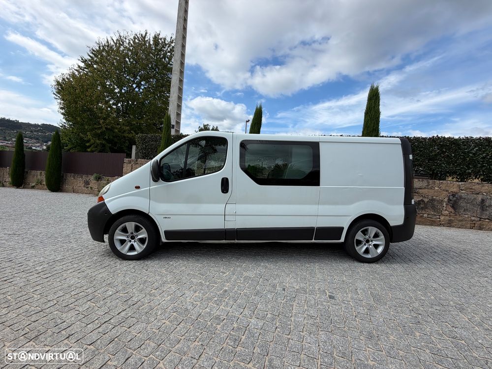 Opel Vivaro 1.9 DTi L2 H1 - 12
