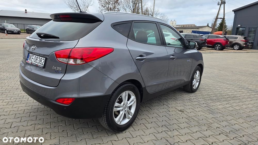 Hyundai ix35 1.7 CRDi 2WD blue Finale Gold - 11