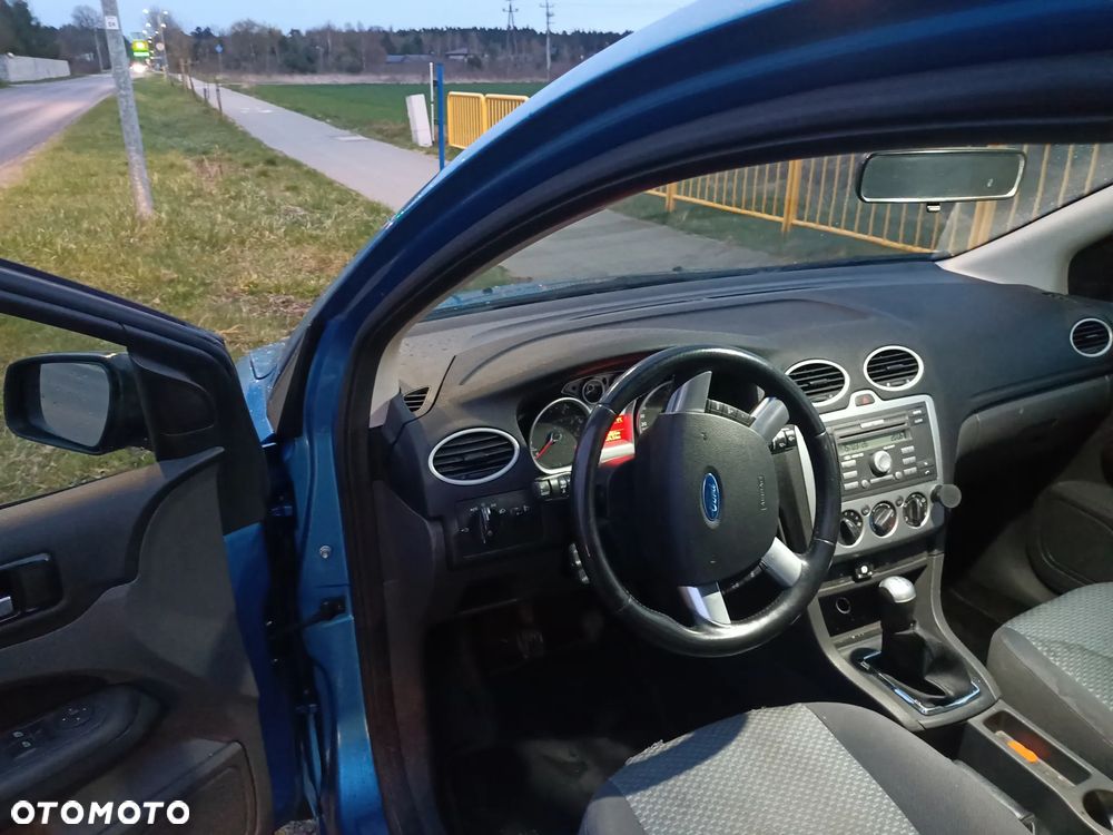 Ford Focus 1.6 16V Ambiente - 7