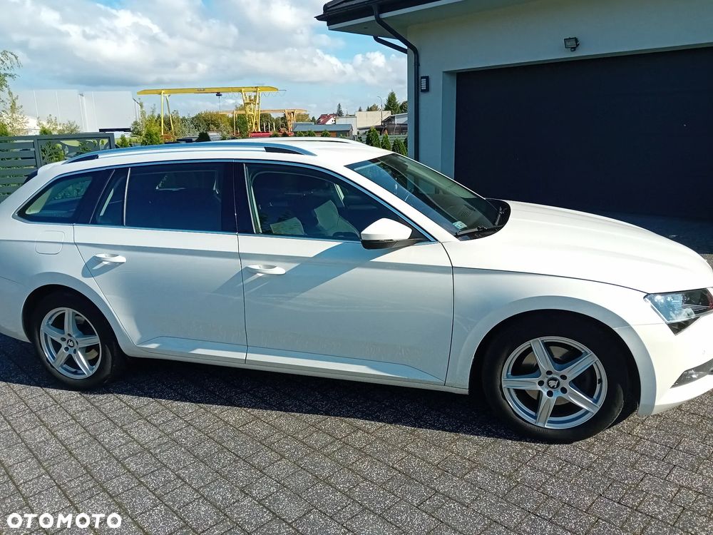 Skoda Superb 2.0 TDI Ambition - 19