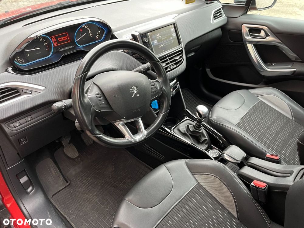 Peugeot 2008 1.2 Pure Tech Allure S&S - 8