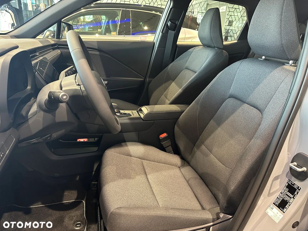 Lexus LBX 1.5 Hybrid - 11