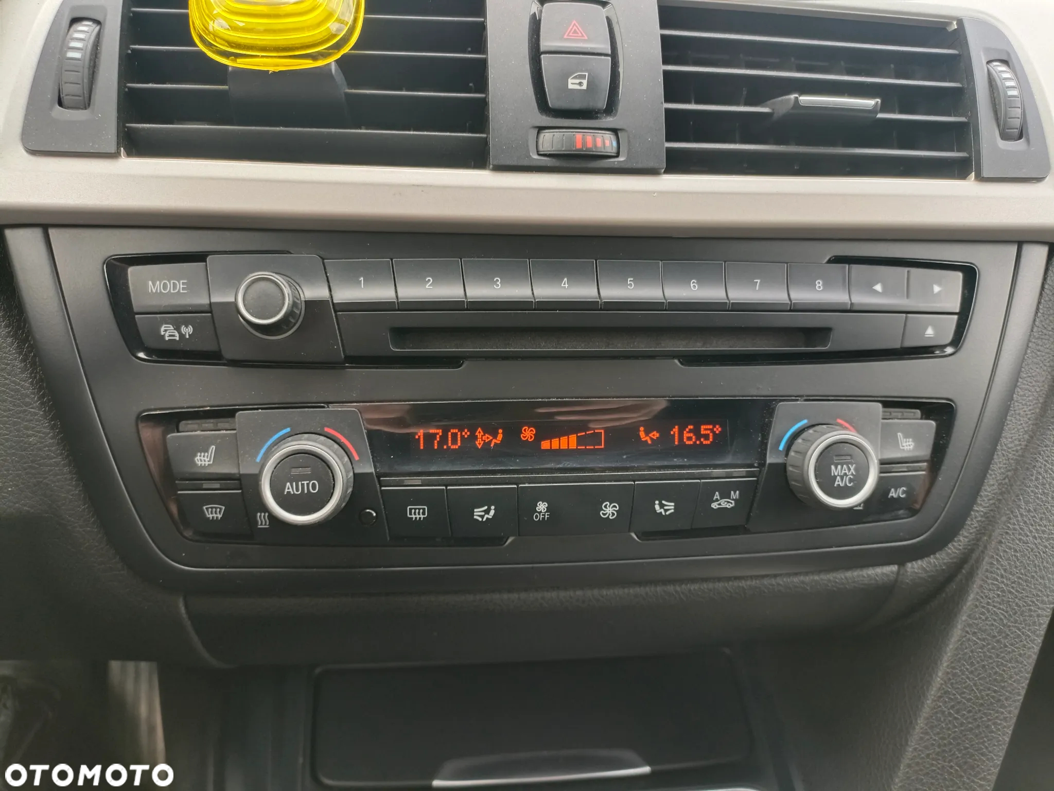 BMW Seria 3 318d - 14
