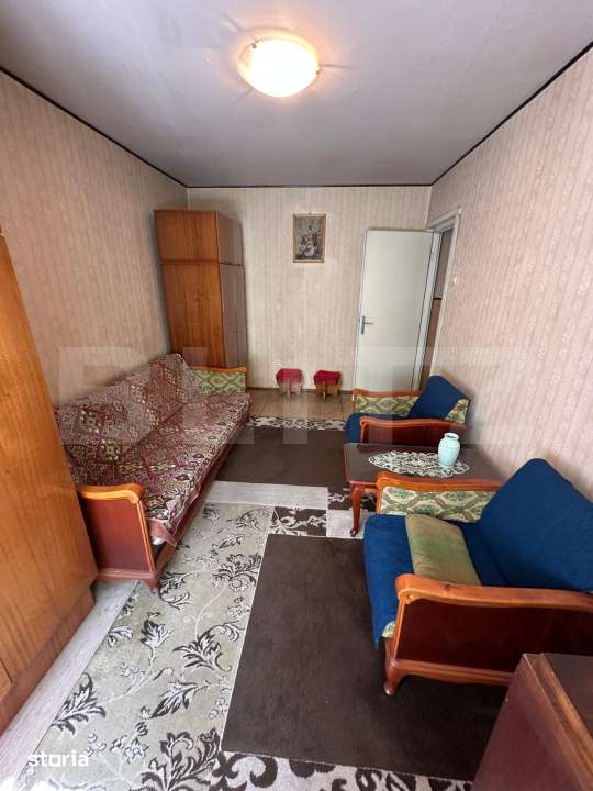 Apartament cu 3 camere, decomandate, boxa, centrala, zona Primaverii — fotografia 1