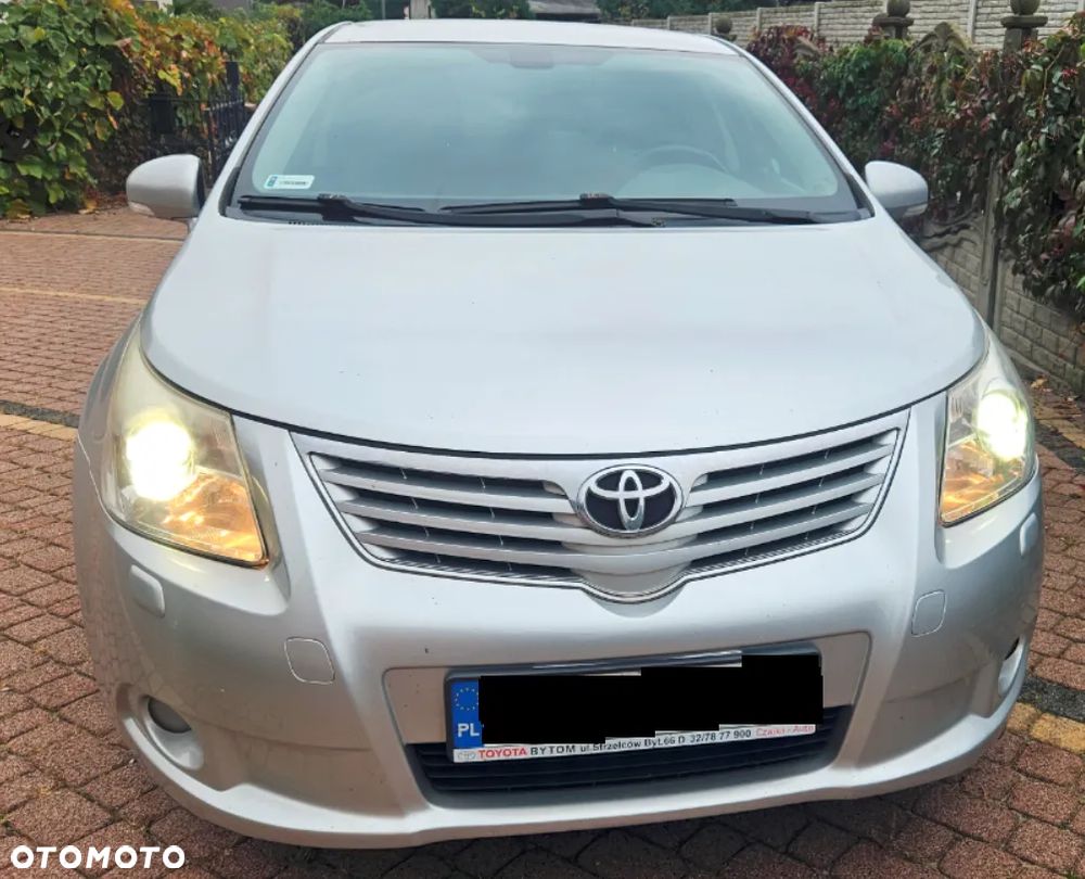 Toyota Avensis 2.0 Sol plus NAVI - 2