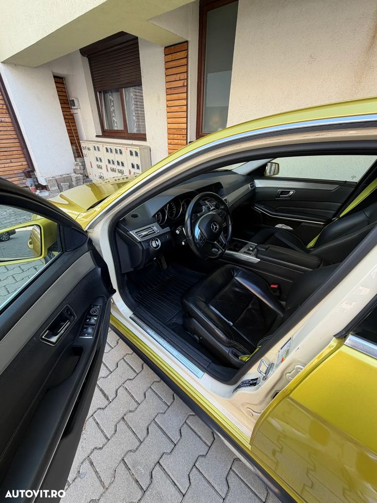 Mercedes-Benz E - 12