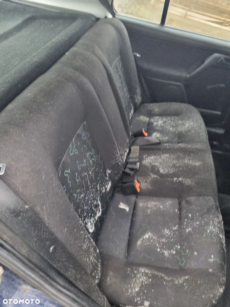 VW golf III mk3 hb 5d 1.8 AAM lakier LA5E grzane fotele Elektryczne lusterka klima na części - 8