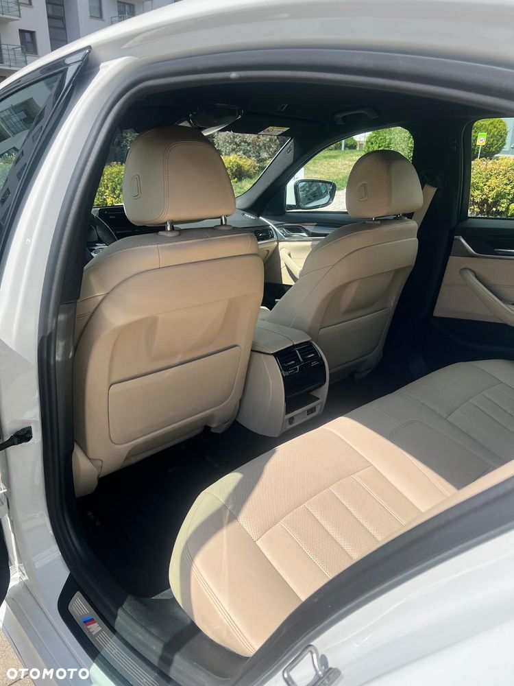 BMW Seria 5 540d xDrive mHEV M Sport sport - 7