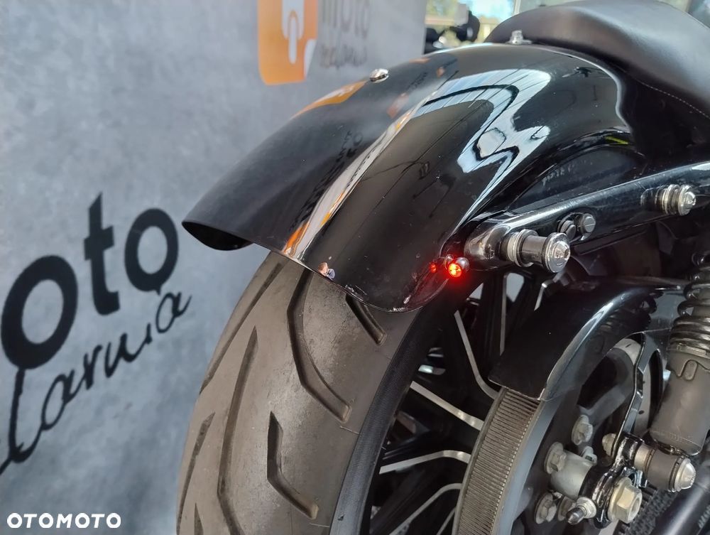 Harley-Davidson Sportster Iron 883 - 20