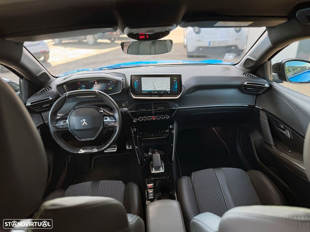 Peugeot e-208 GT - 13