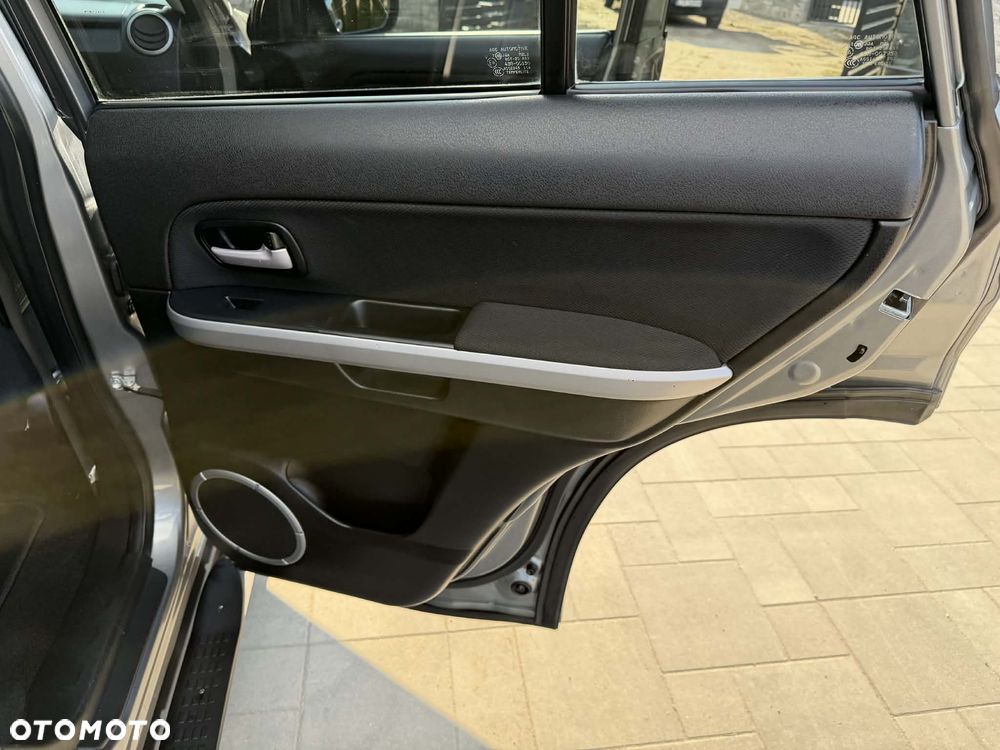 Suzuki Grand Vitara 2.0 Comfort Limited - 11