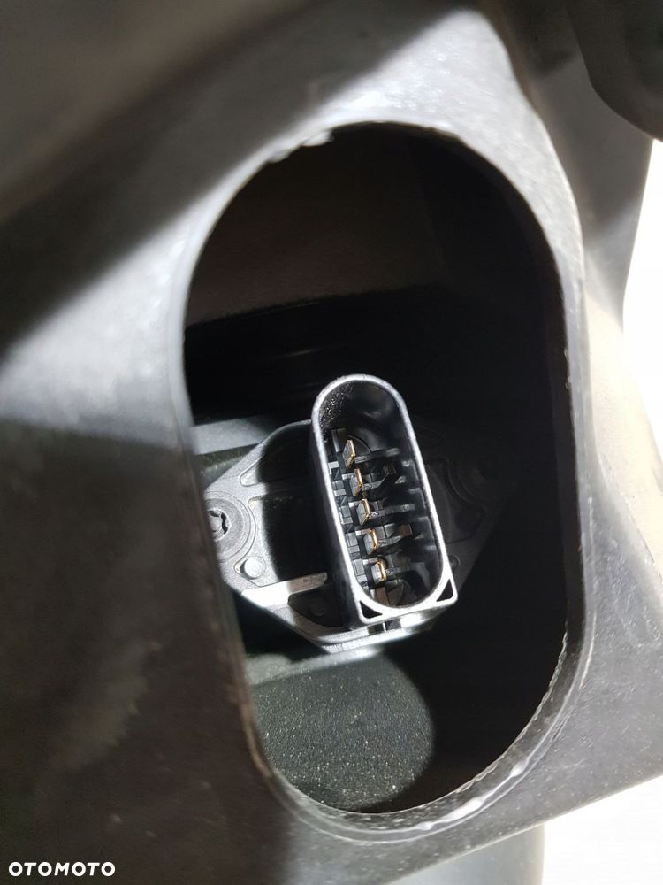 obudowa filtra powietrza przepływomierz 7567175 bmw e90 e91 lci eur 2.0b - 7