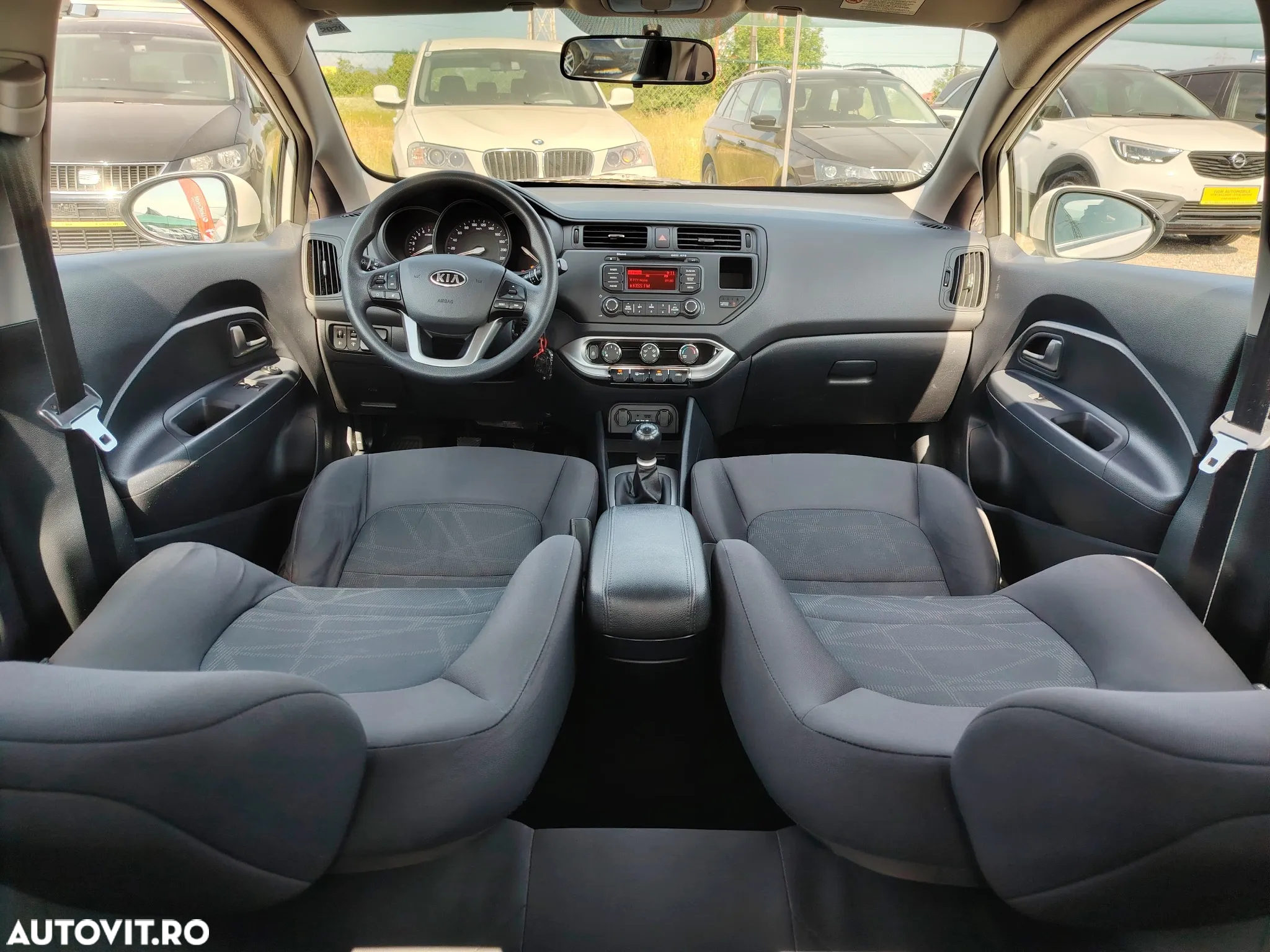 Kia Rio 1.2 Attract - 12
