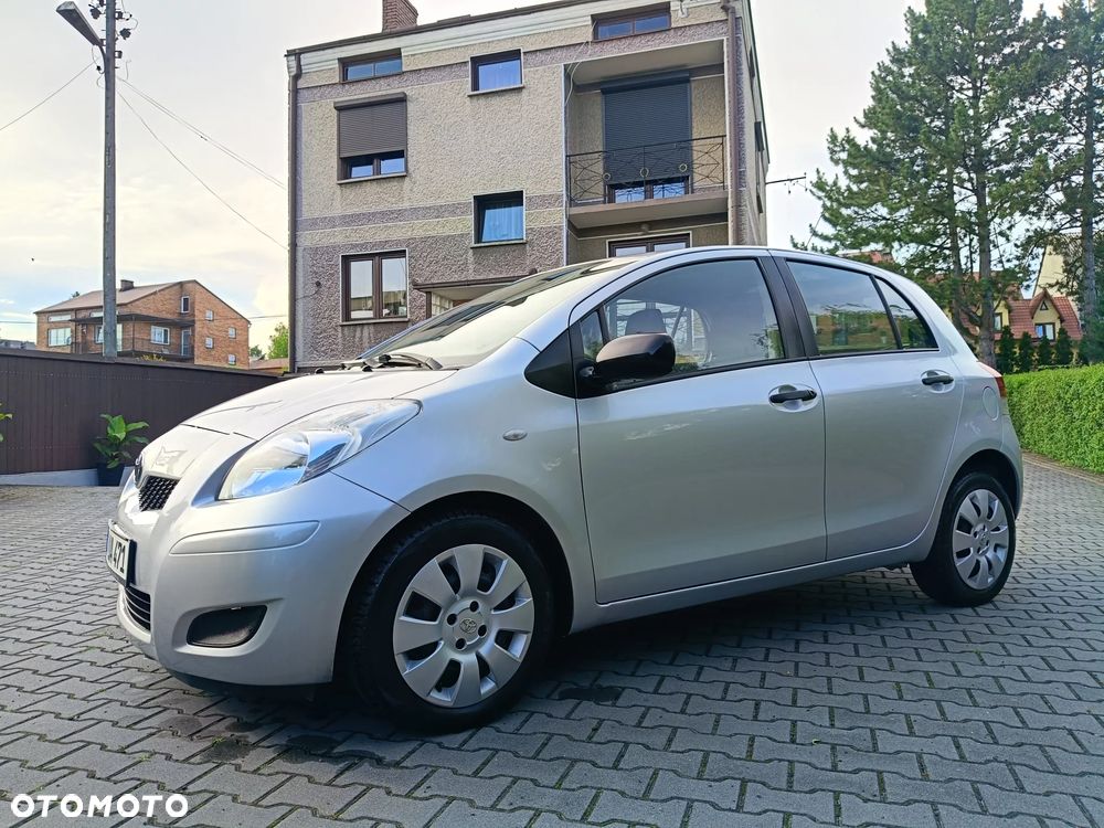 Toyota Yaris - 25