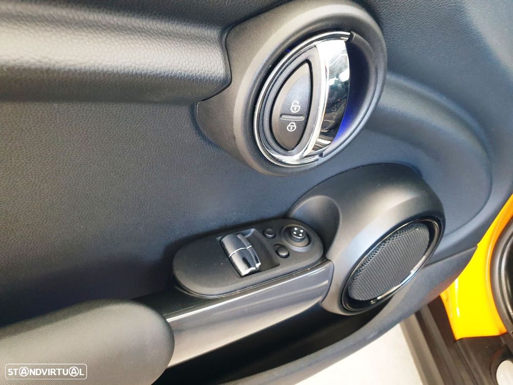 MINI 3 Portas Cooper D - 13