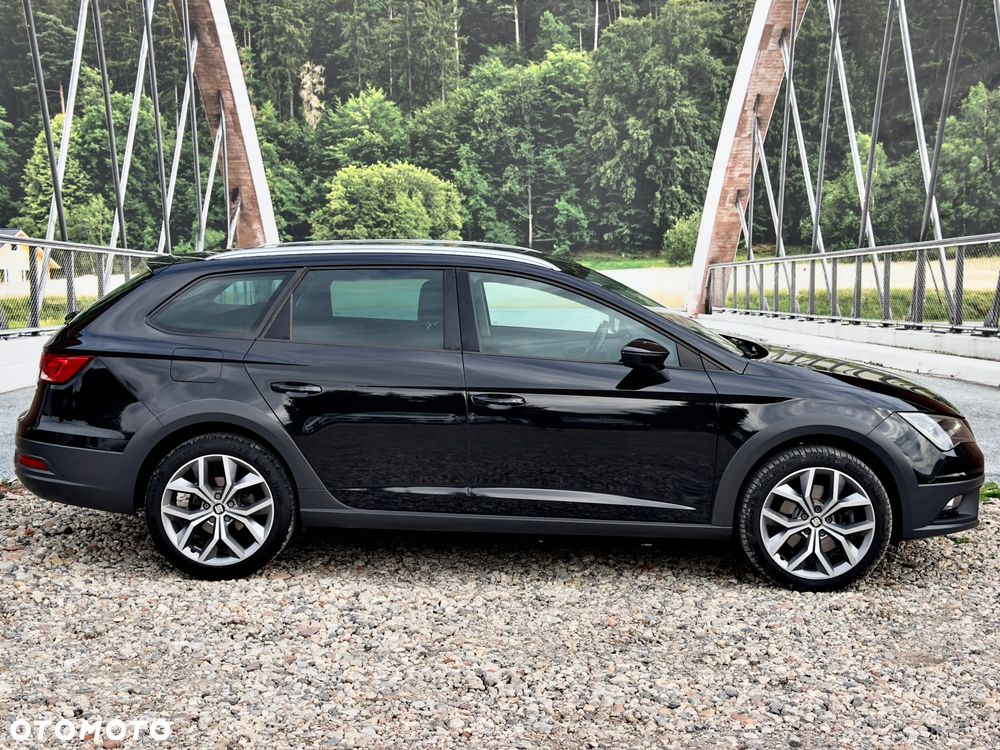 Seat Leon 2.0 TDI DPF DSG Xcellence - 11