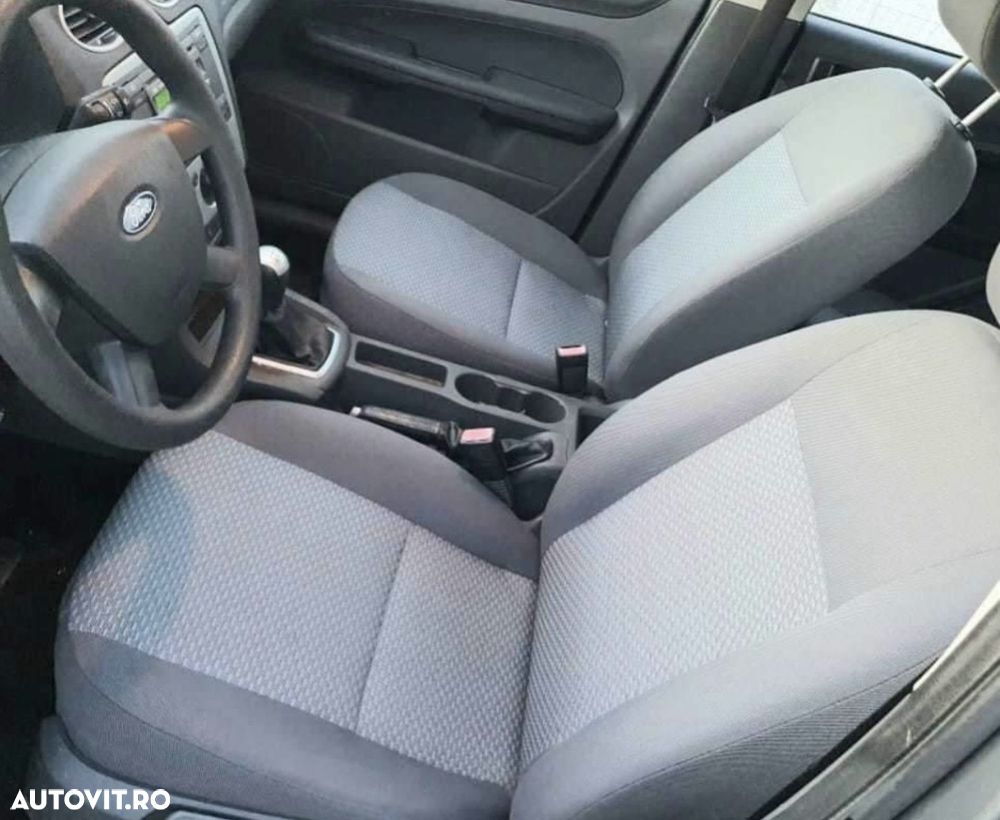 Ford Focus 1.6i 16V - 6