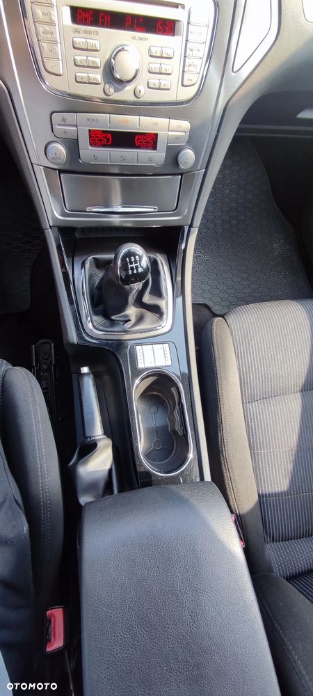 Ford Mondeo 2.0 Titanium - 12