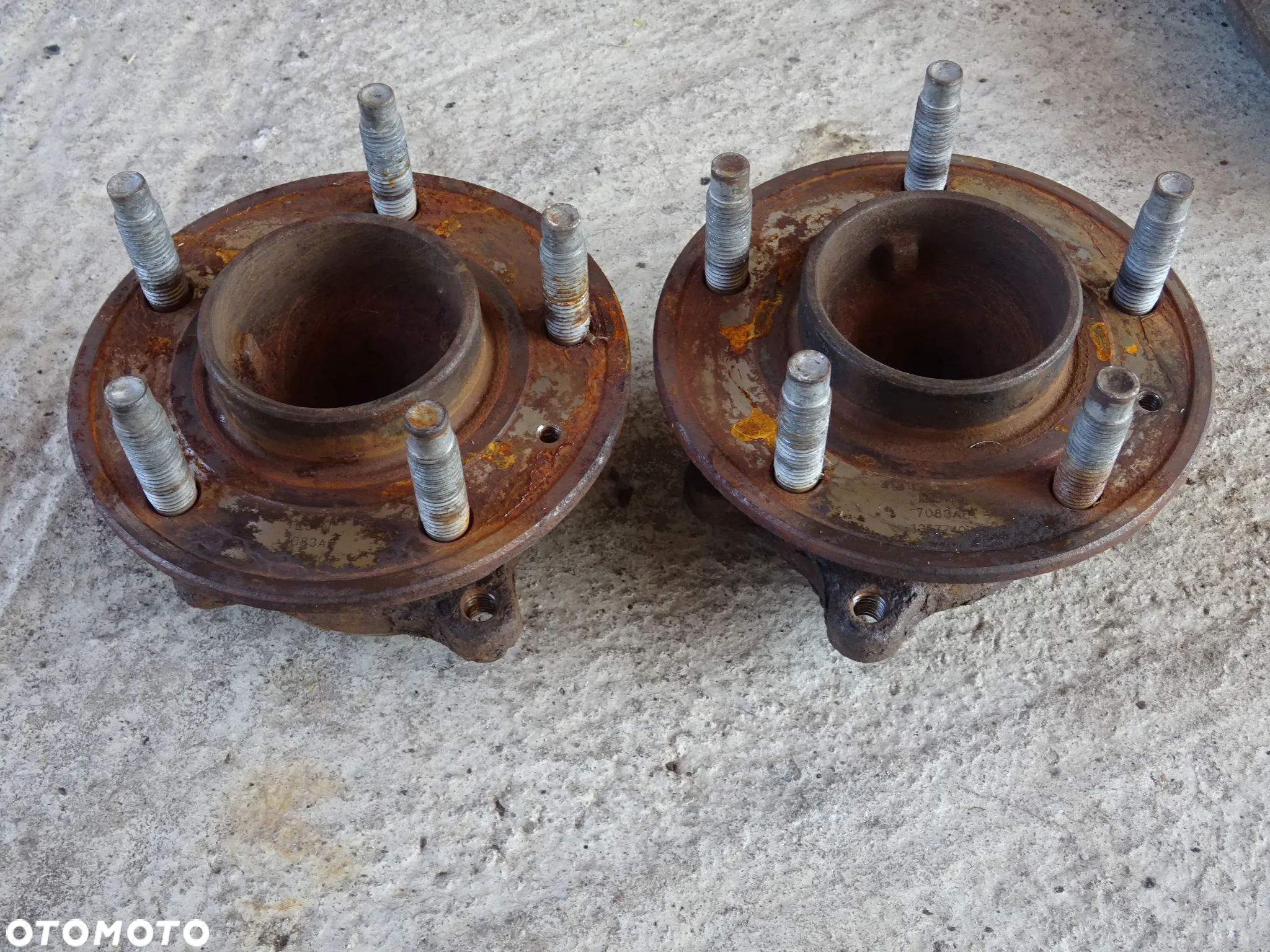 PIASTA TYLNA PRAWY LEWY TYŁ OPEL ZAFIRA C TOURER ASTRA J ORLANDO 5x115 - 5