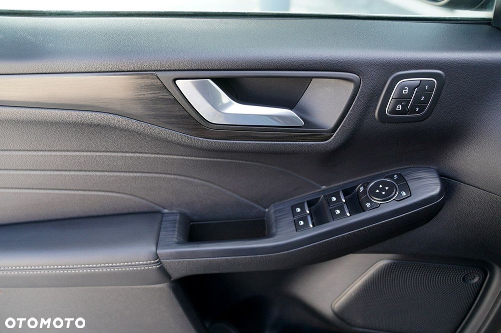Ford Kuga - 16