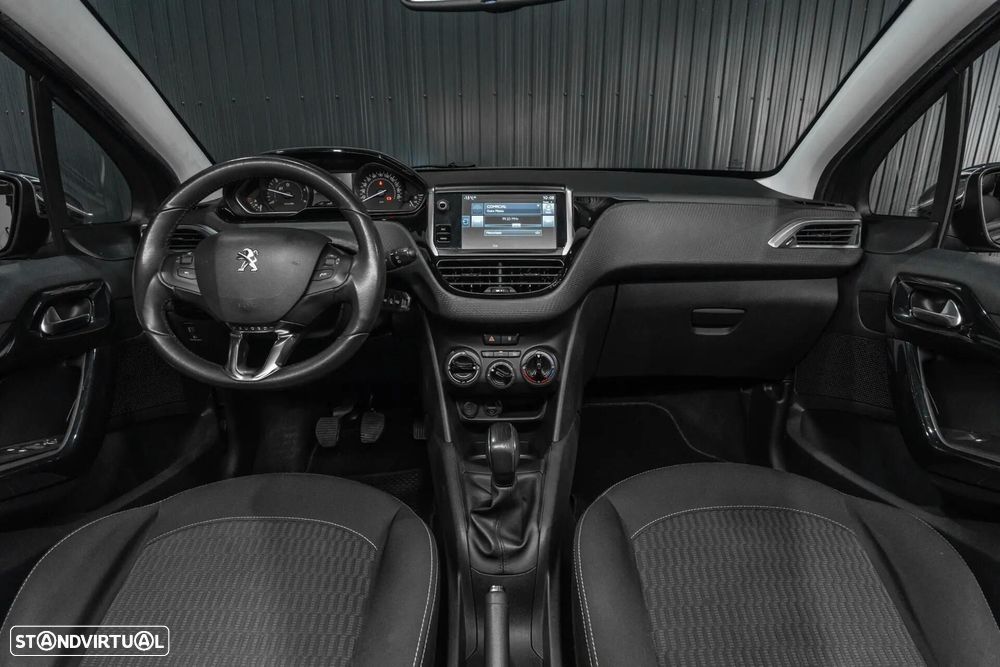 Peugeot 208 - 7