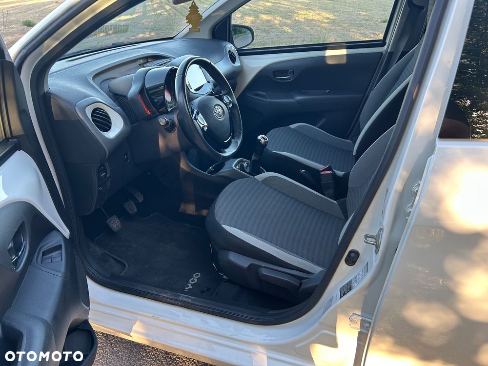Toyota Aygo x-play - 11