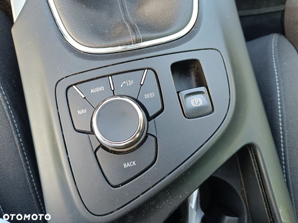 Opel Insignia - 22