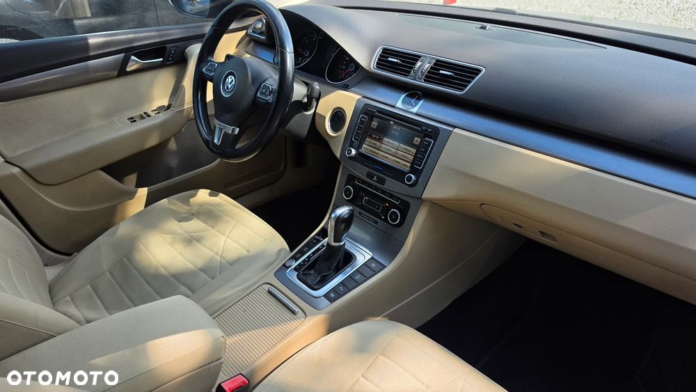 Volkswagen Passat 2.0 TDI Highline DSG - 12