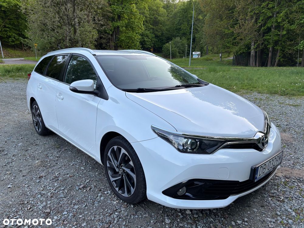 Toyota Auris 1.6 D-4D Edition-S - 1