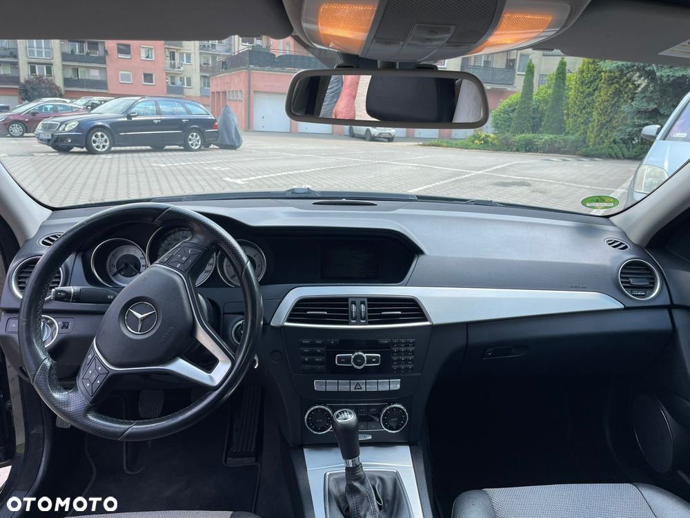 Mercedes-Benz Klasa C 200 CDI DPF (BlueEFFICIENCY) Elegance - 13