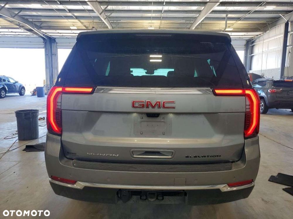 GMC Yukon - 4