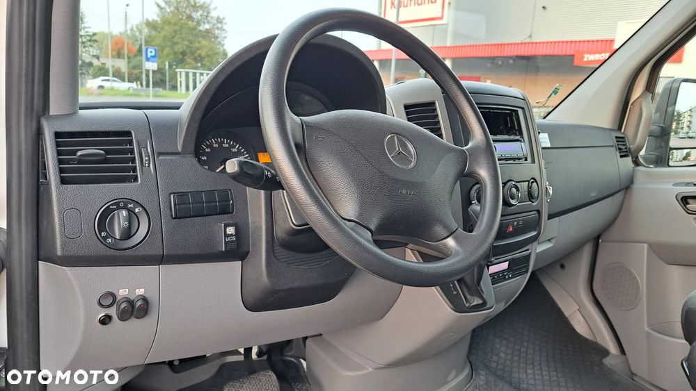 Mercedes-Benz Sprinter 519 - 12