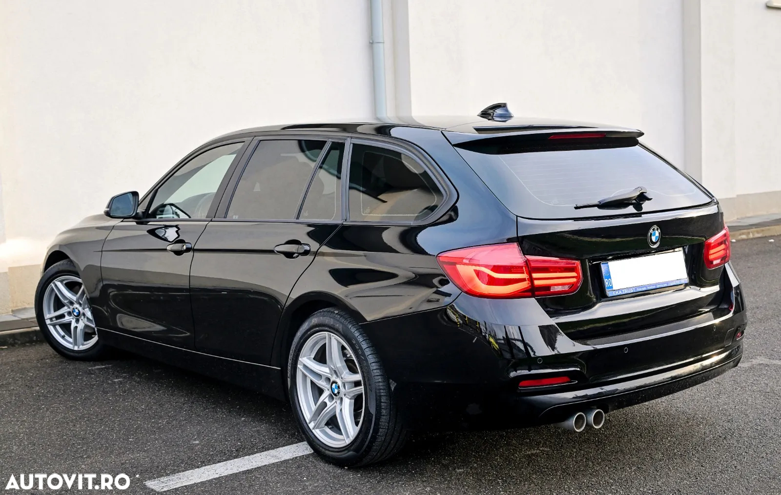 BMW Seria 3 320d Touring xDrive Aut. - 10