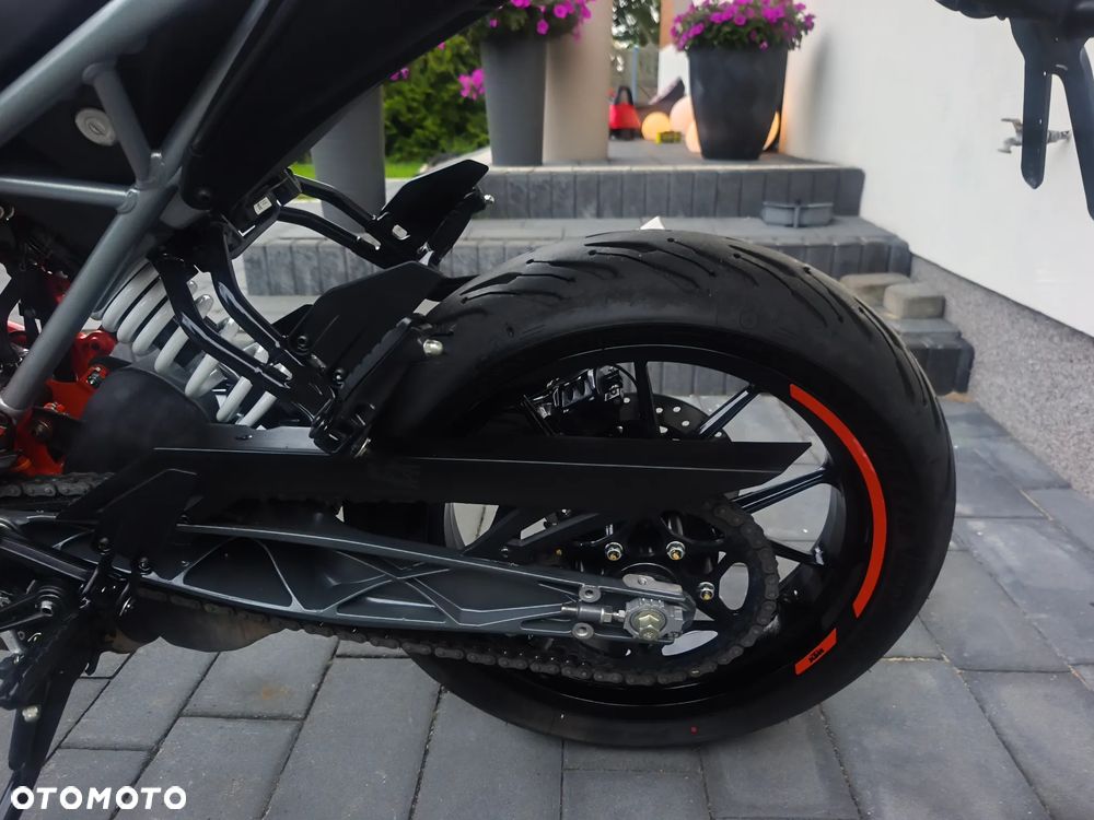 KTM Duke - 18