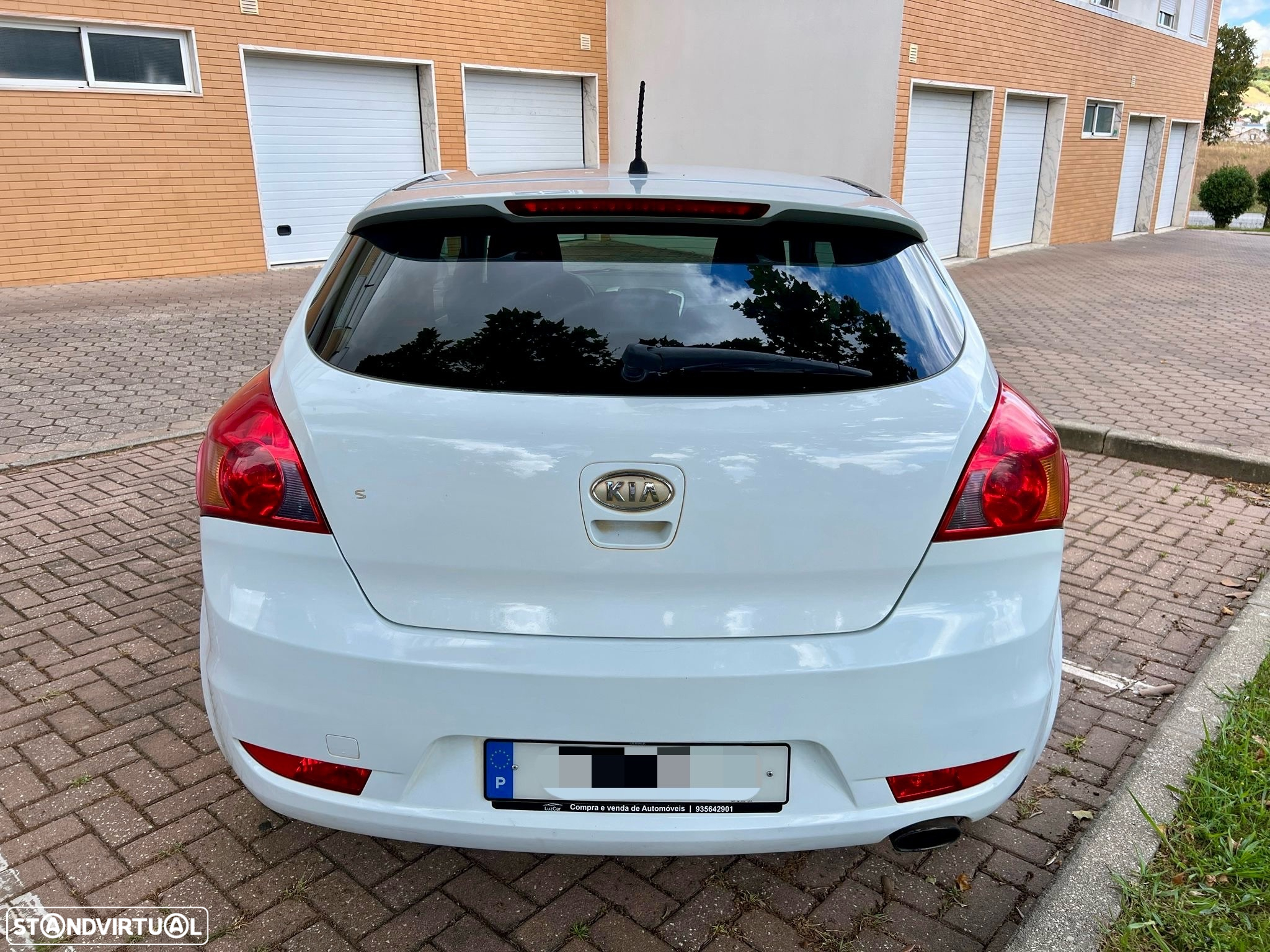 Kia Ceed S Coupé 1.6 CRDi EX - 10