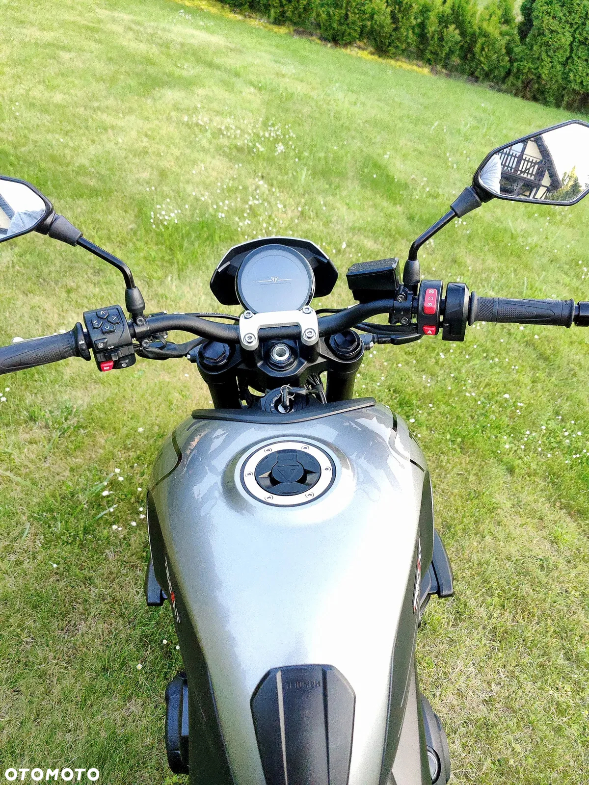 Triumph Trident - 17