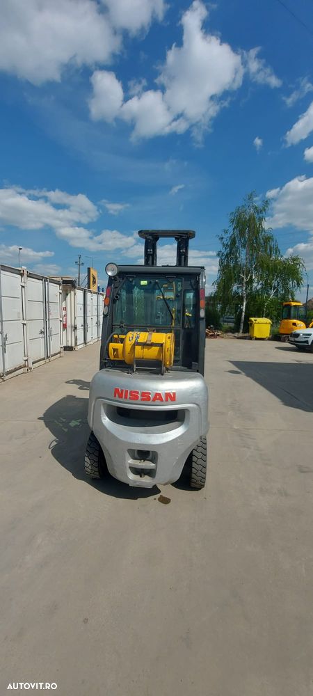 Nissan UD02A25PQ - 3