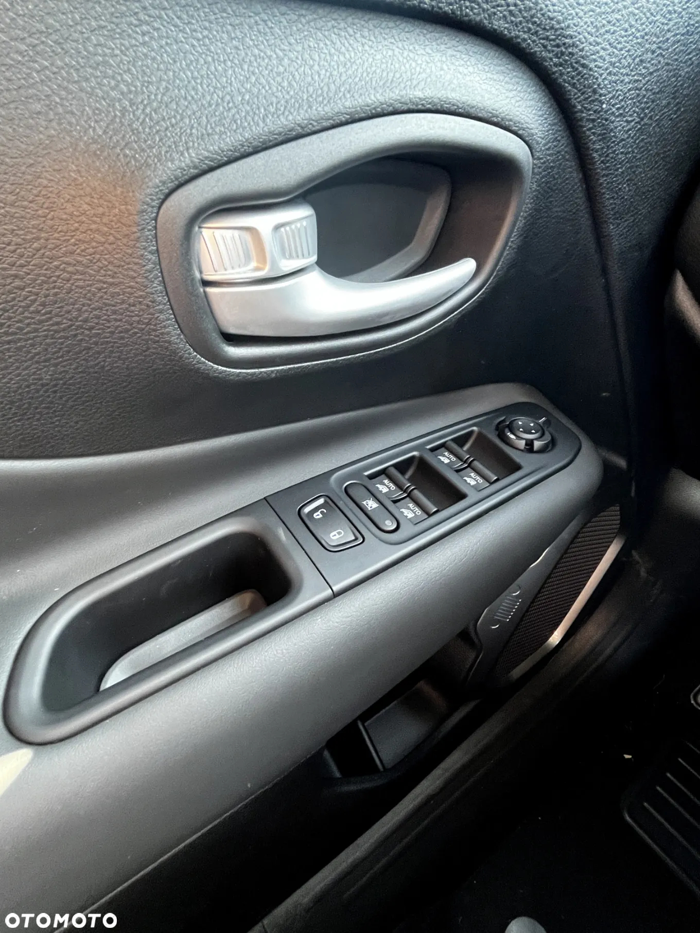 Jeep Renegade - 15