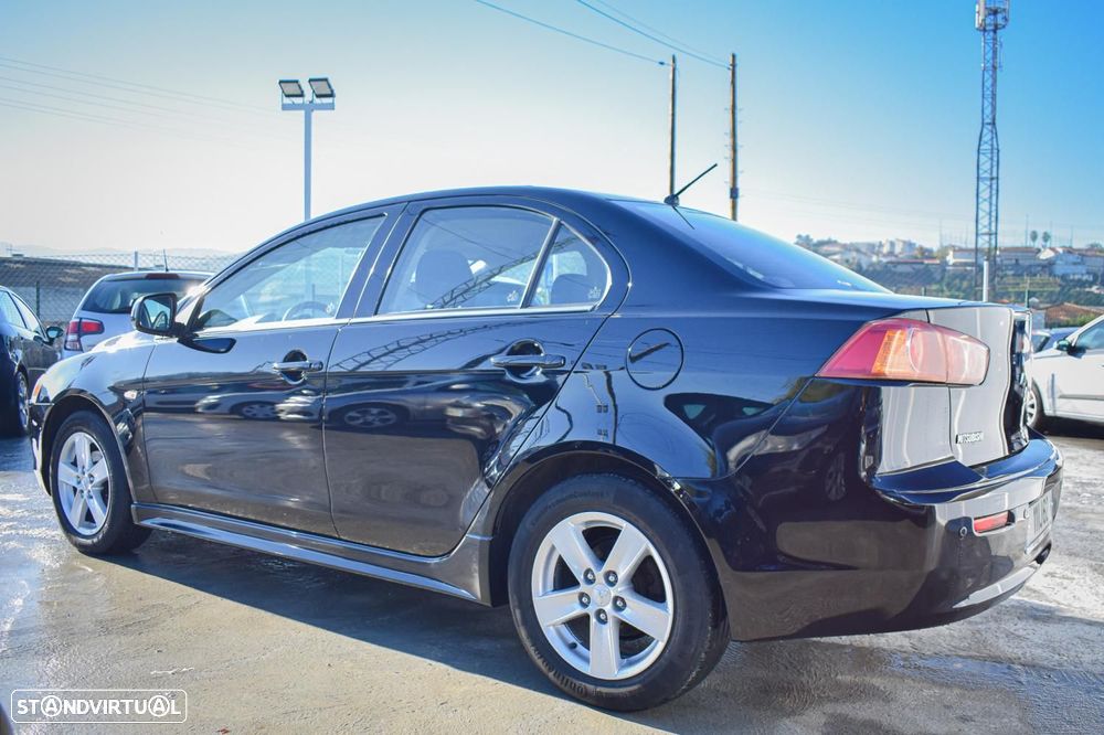 Mitsubishi Lancer 1.5 Invite - 5