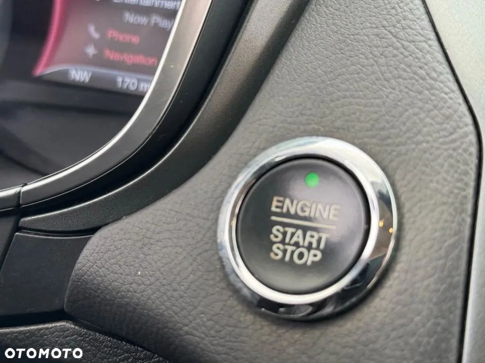 Ford Fusion 2.0 EcoBoost Titanium - 24