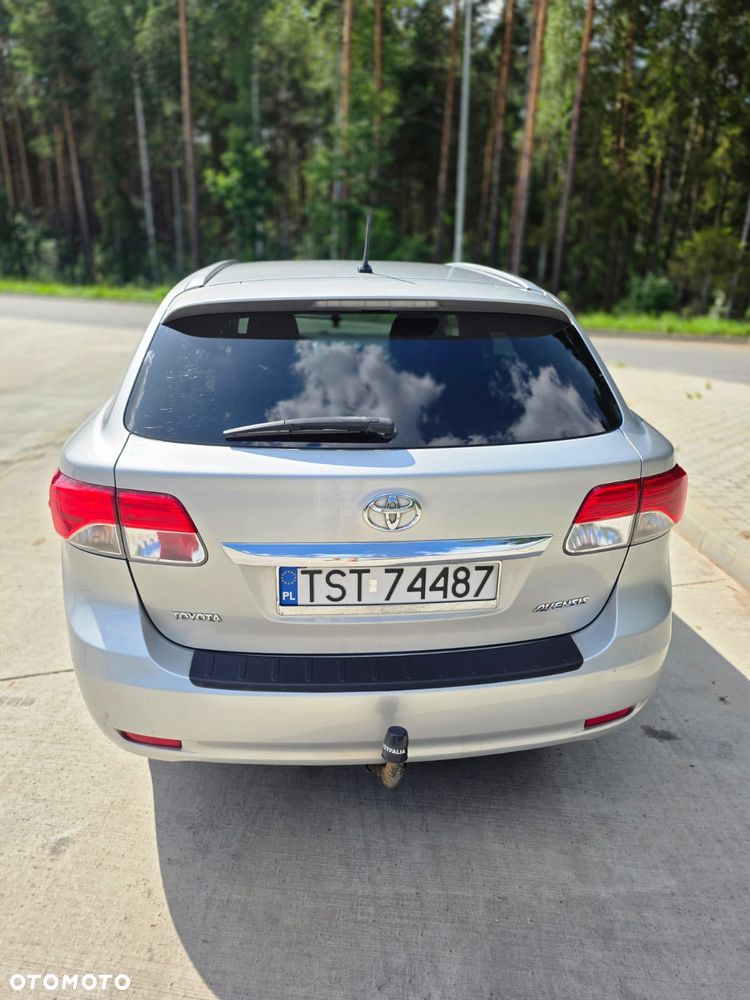 Toyota Avensis 2.0 D-4D Comfort - 13