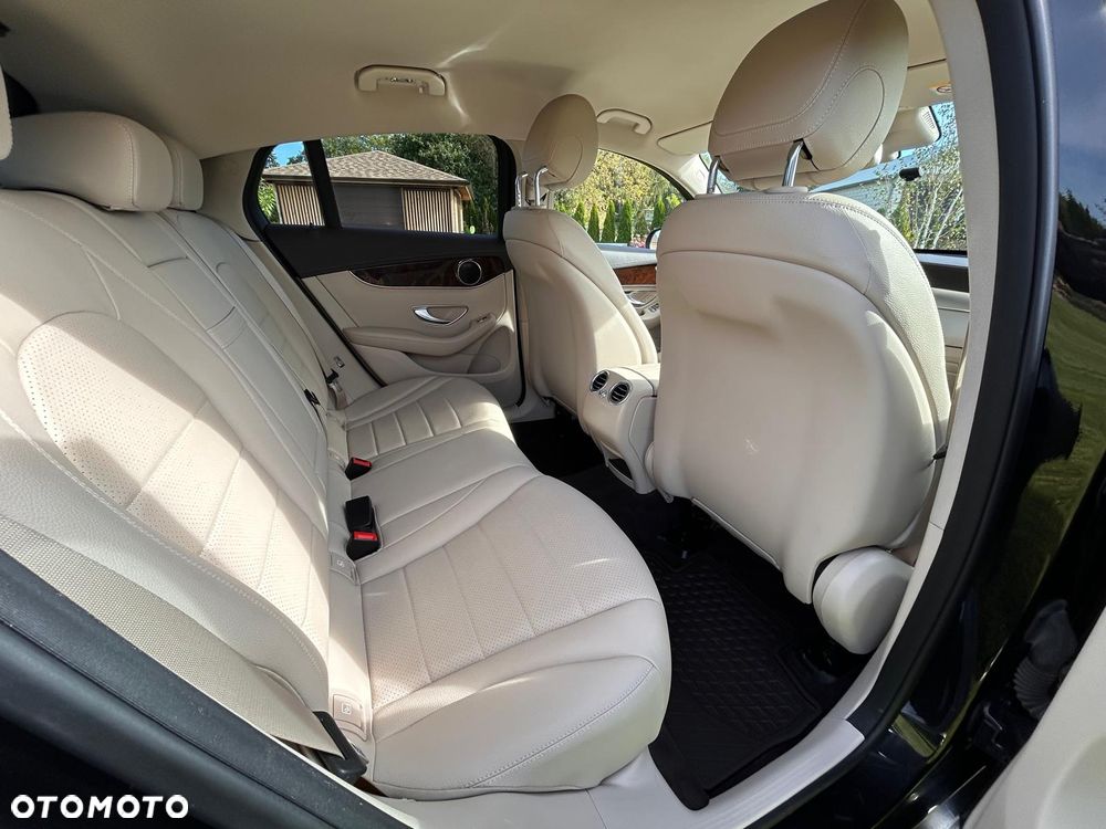 Mercedes-Benz GLC 350 d 4Matic 9G-TRONIC AMG Line - 12