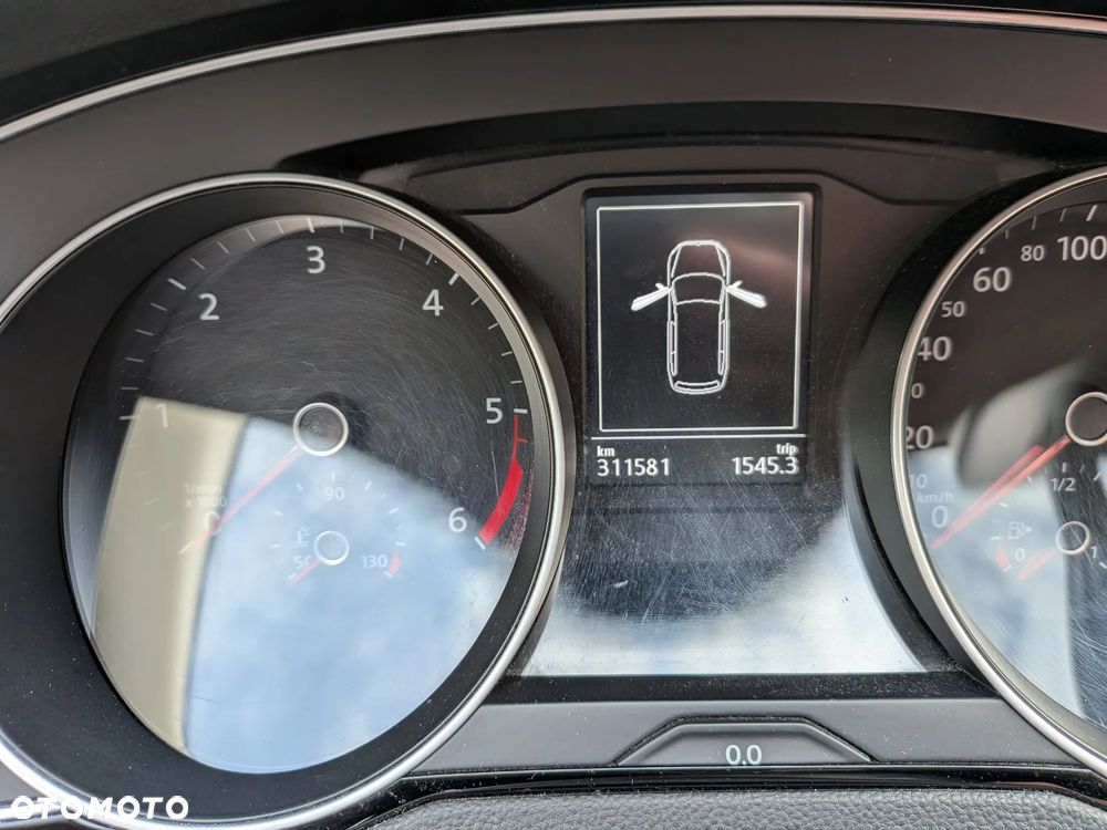 Volkswagen Passat - 15