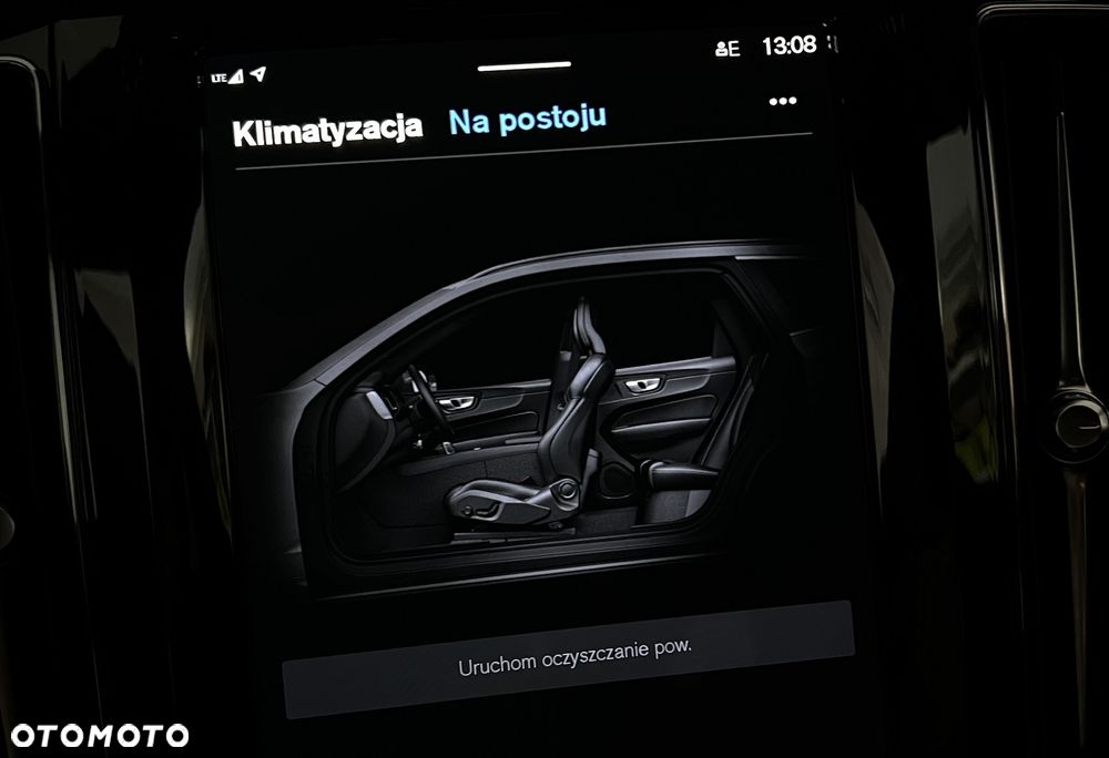 Volvo XC 60 B4 D Plus Dark - 30