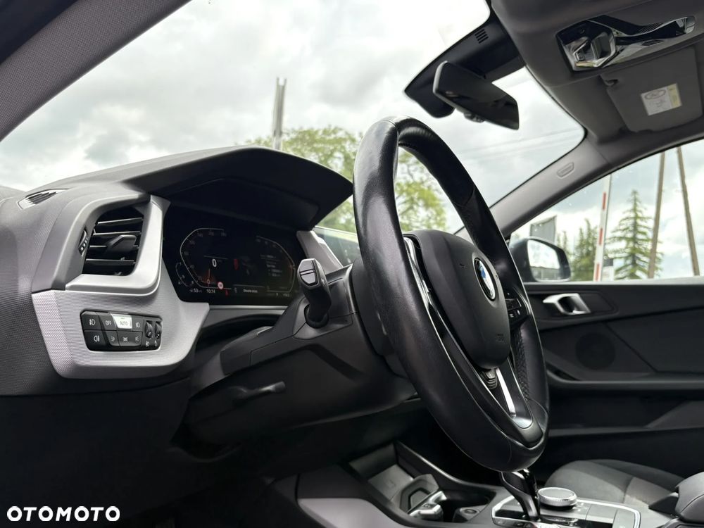 BMW Seria 2 218i - 10