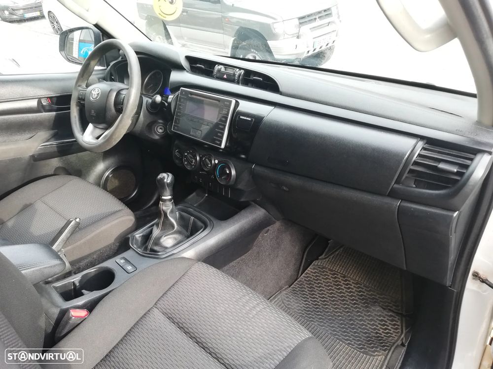 Toyota Hilux 2.4 D-4D Xtra-Cab 4WD - 14